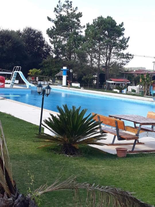 Bungalow Au Bord De La Piscine 4 Pers 5A Burinhosa Bagian luar foto